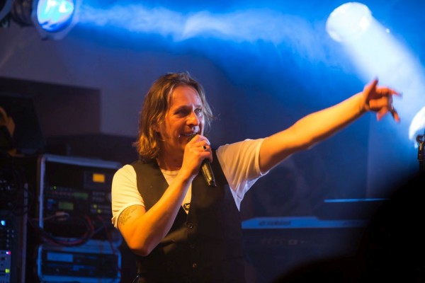 Sänger Frank Dziemba bei Grothenn in Bremen